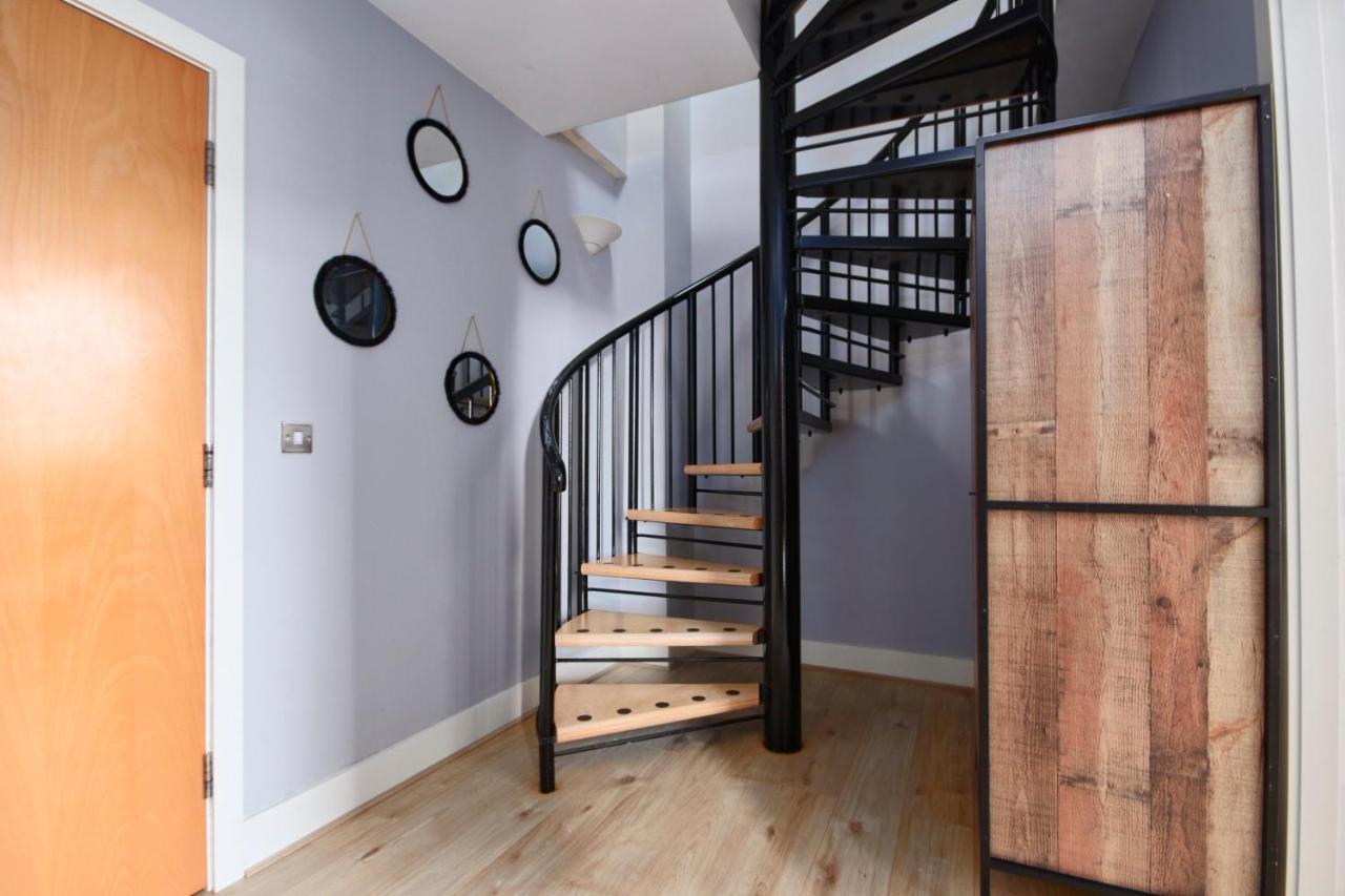 Duplex Yorkshire Penthouse - Parking Daire Batley Dış mekan fotoğraf